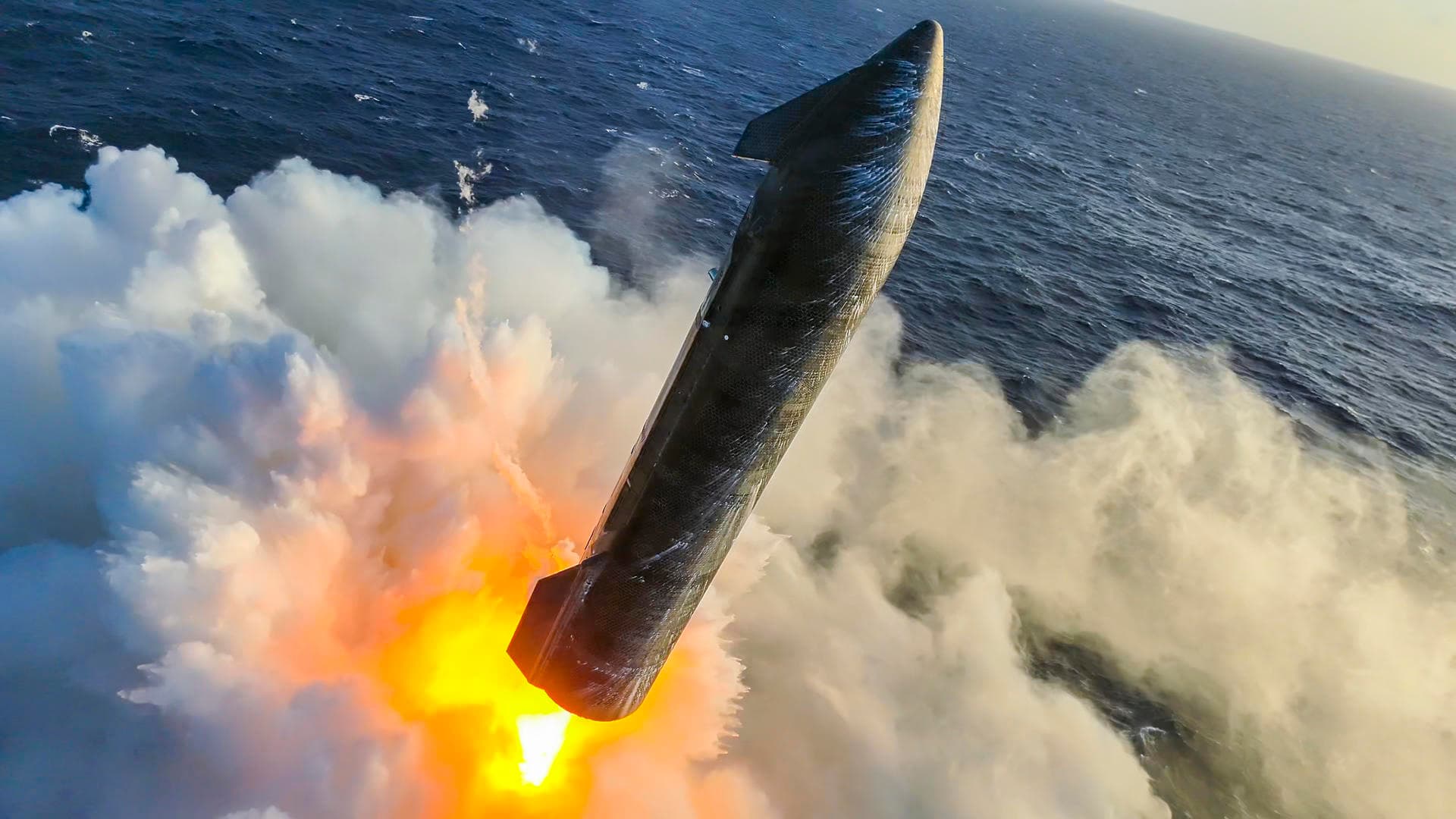 SpaceX difunde las imágenes del exitoso amerizaje de la Starship en el océano Índico