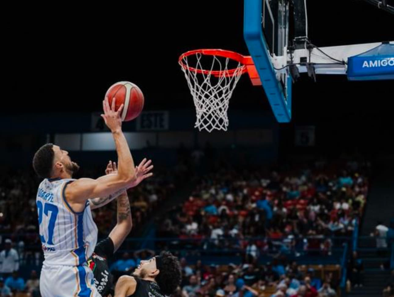 Piratas y Vaqueros defienden sus canchas 
