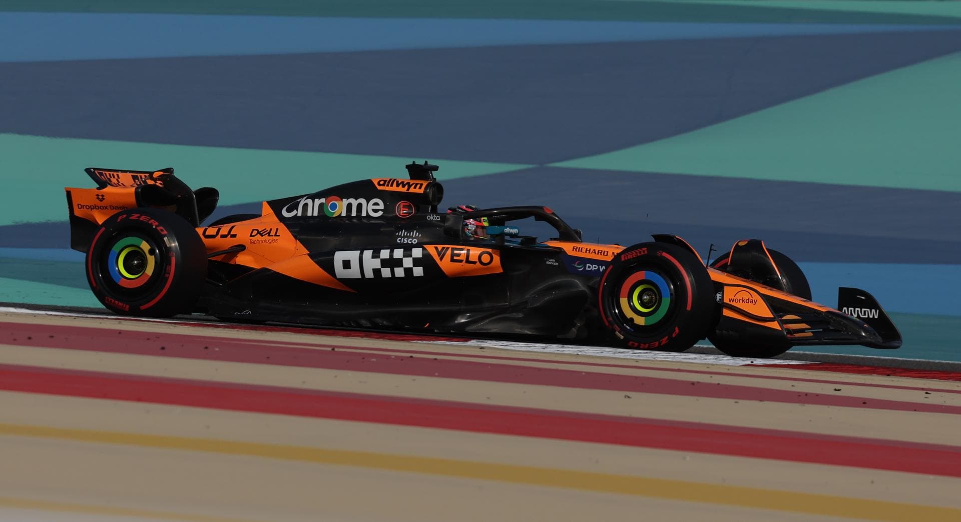 Piastri saldrá desde 'pole' en Baréin; Sainz lo hará octavo y Alonso, decimotercero