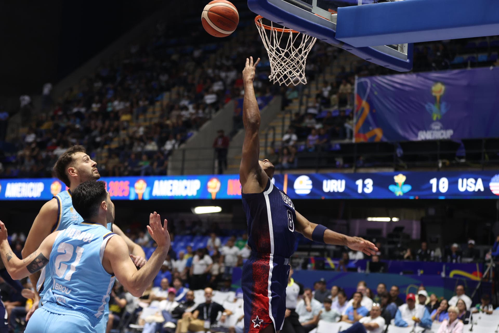 Uruguay sorprende a Estados Unidos en el AmeriCup 