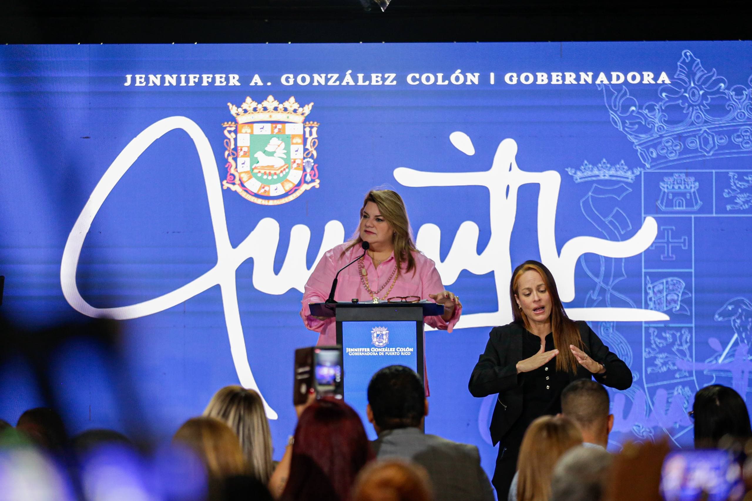 Gobernadora evalúa eliminar exención contributiva a ciertos vehículos eléctricos