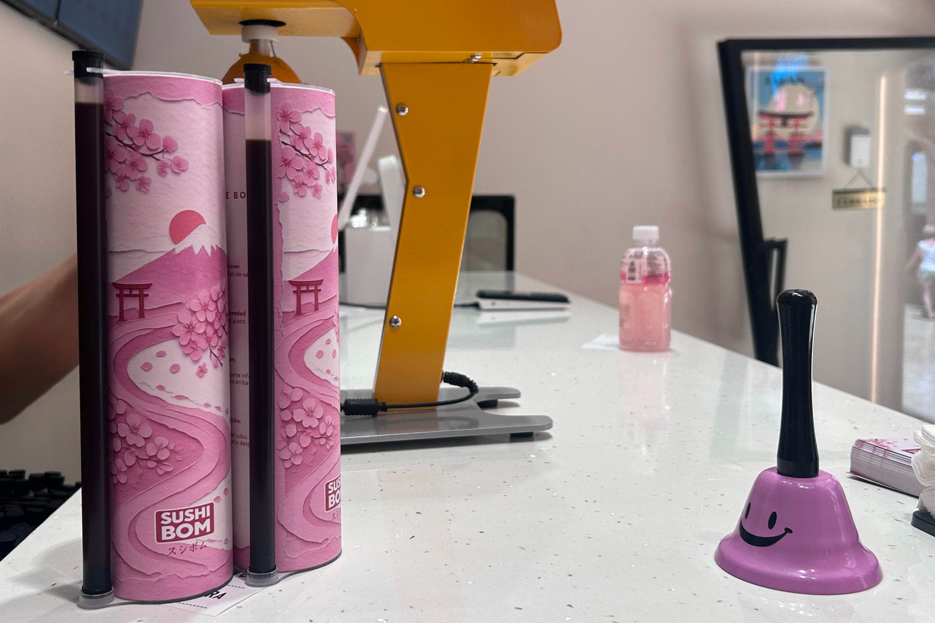 Sushi en tubo: un concepto que se extiende para adaptarse al consumo rápido y a las redes