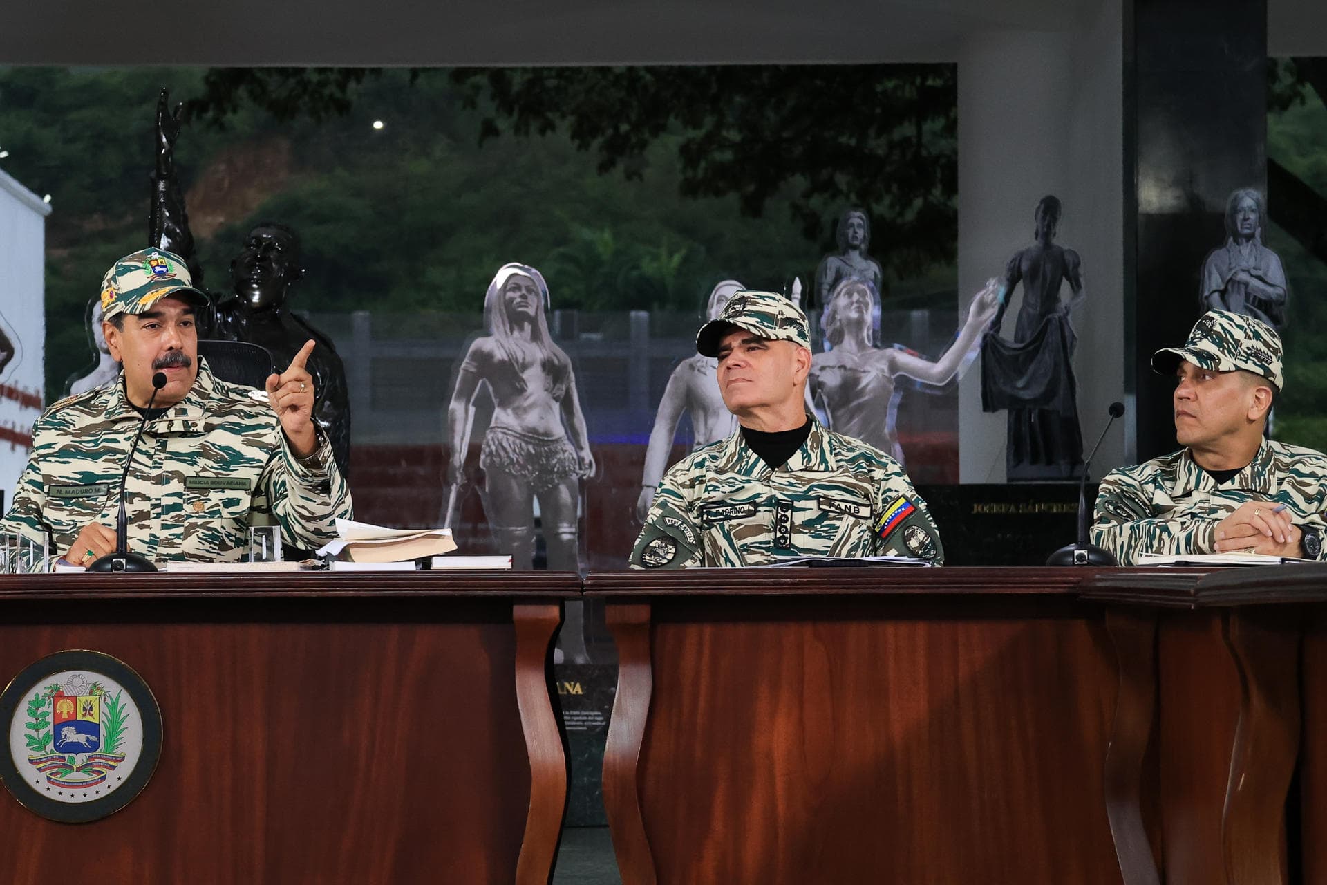 Maduro dice que EE.UU. debe abandonar plan de cambio de régimen en Venezuela