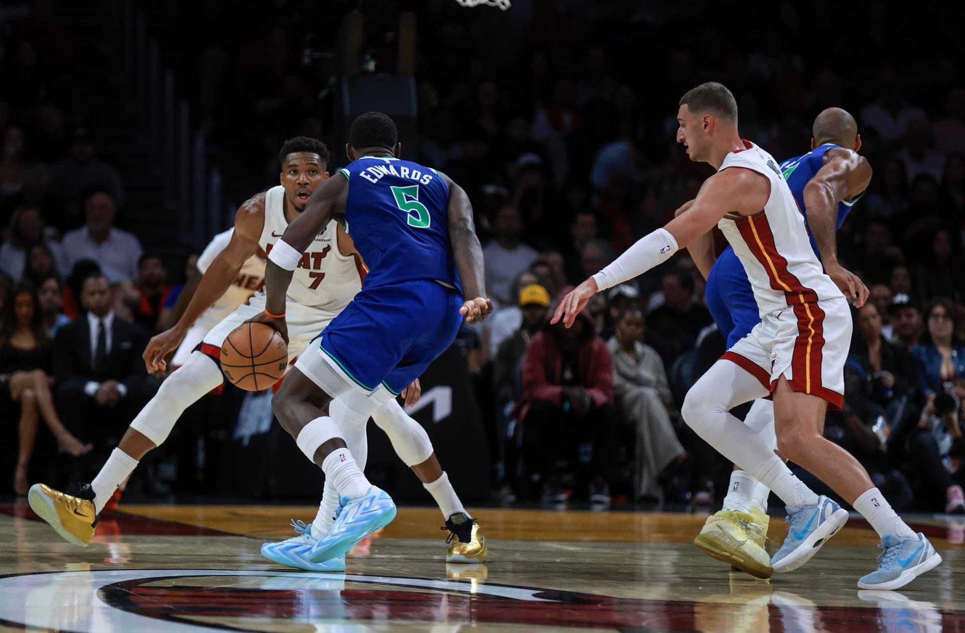 Edwards arrasa; Davis, Haliburton y Kawhi firman regresos de ensueño