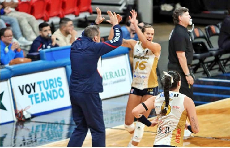 Cangrejeras derrotan a las Valencianas en primer juego de postemporada