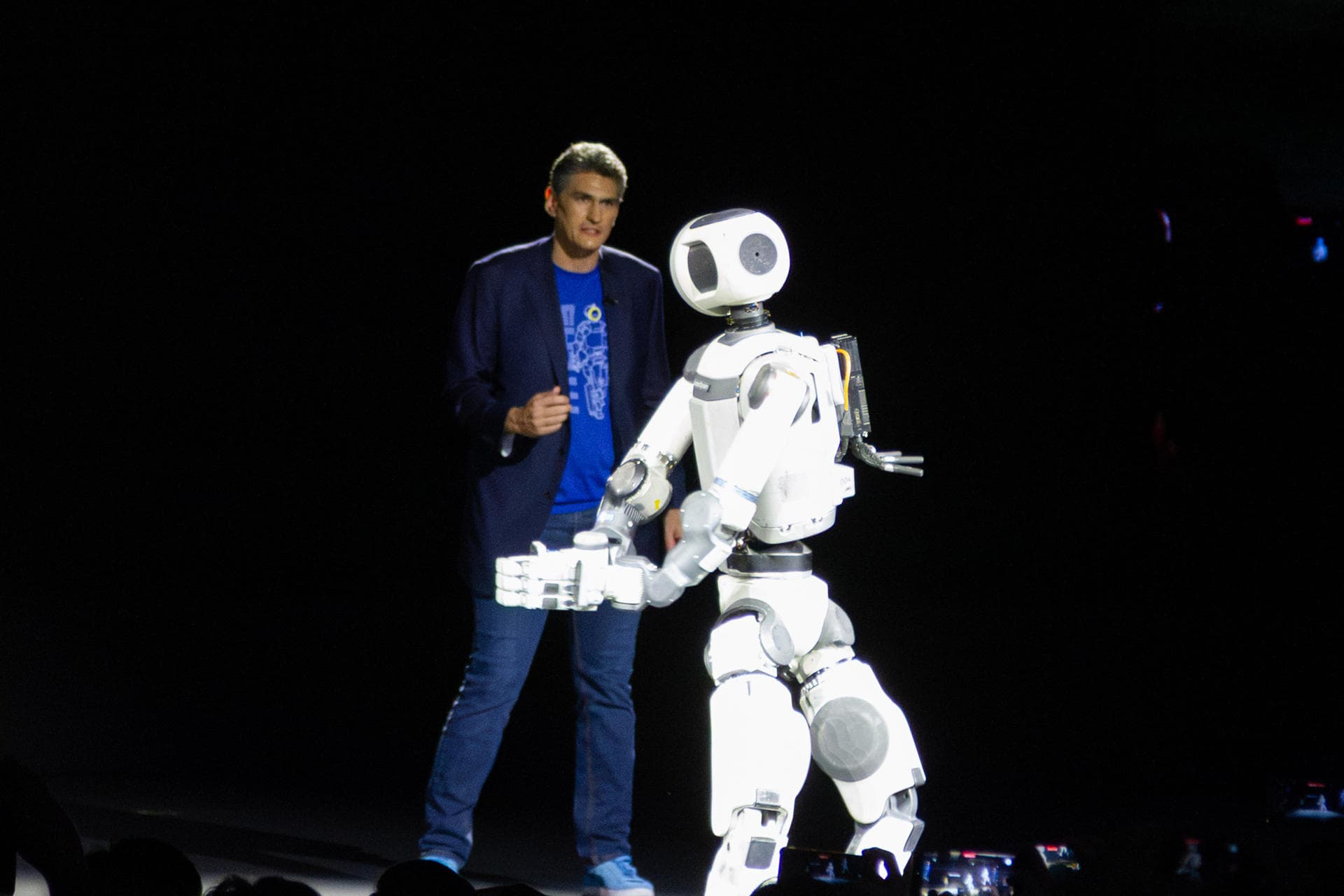 Hyundai y Boston Dynamics desvelan en la CES a Atlas, el robot rival del Optimus de Tesla