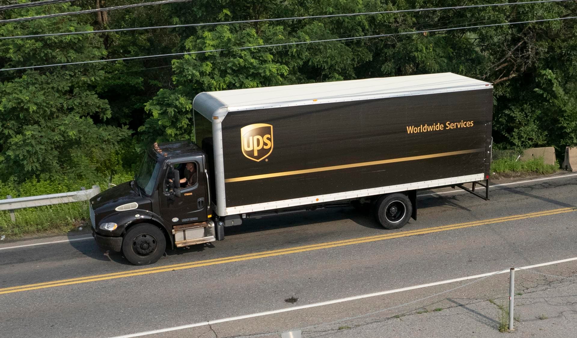 UPS despedirá  20,000 empleados por reducción en entregas 