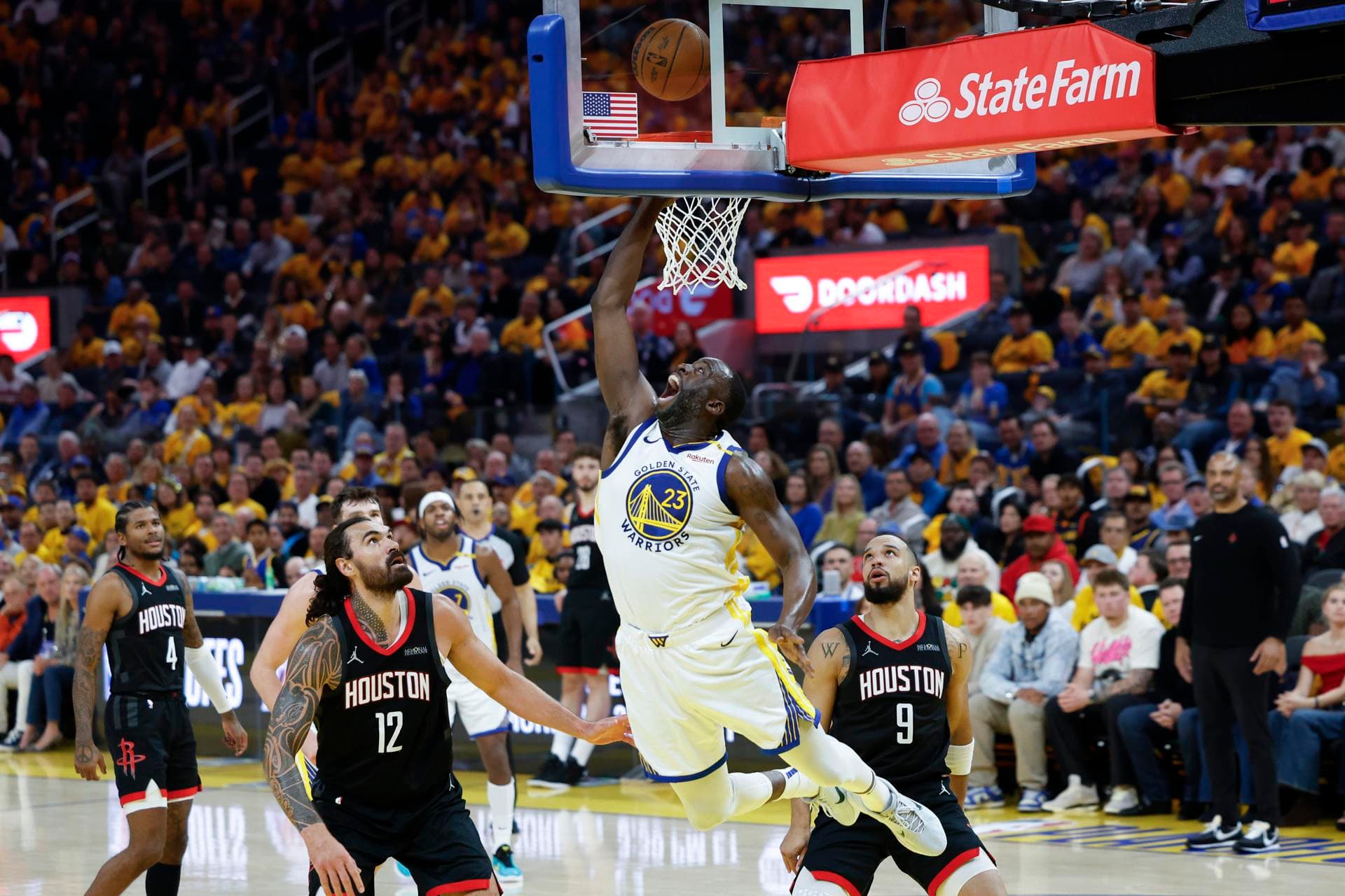 Los Rockets ponen contra las cuerdas a los Warriors 