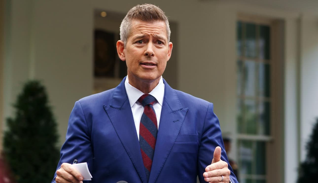 Gobierno de Trump amenaza con "medidas" contra los controladores aéreos que se ausentan