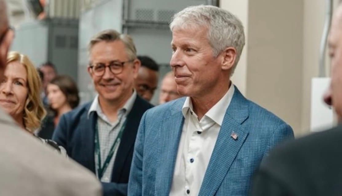 Secretario de Energía federal continúa fortaleciendo la red eléctrica de Puerto Rico