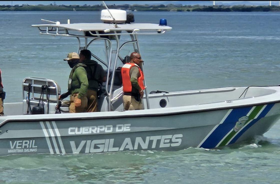 DRNA monitorea incendio en bahía de San Juan