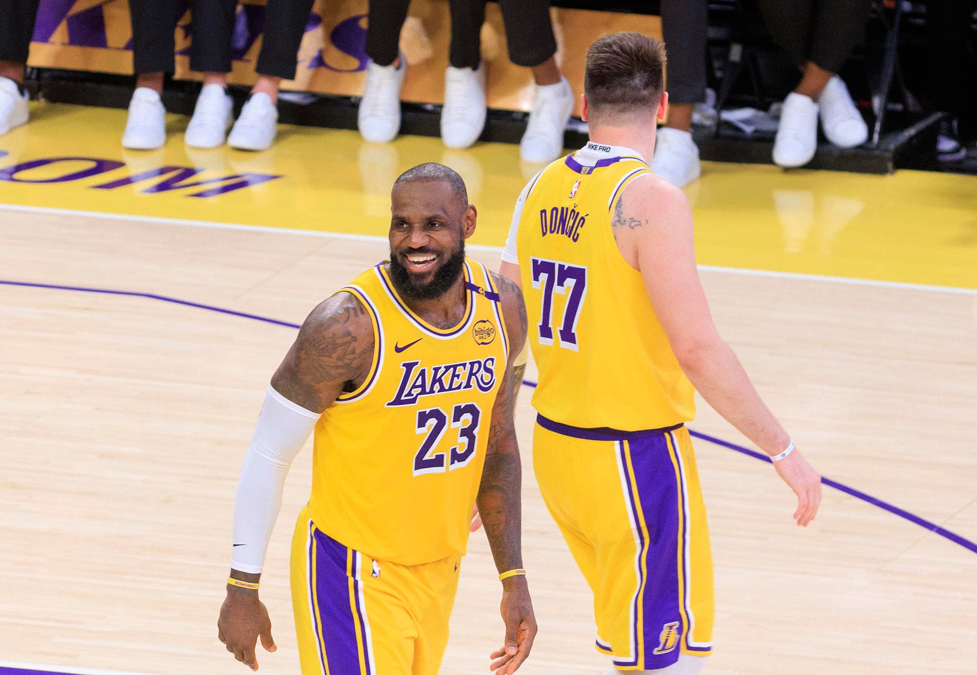 LeBron James asistirá al inicio de residencia de Bad Bunny