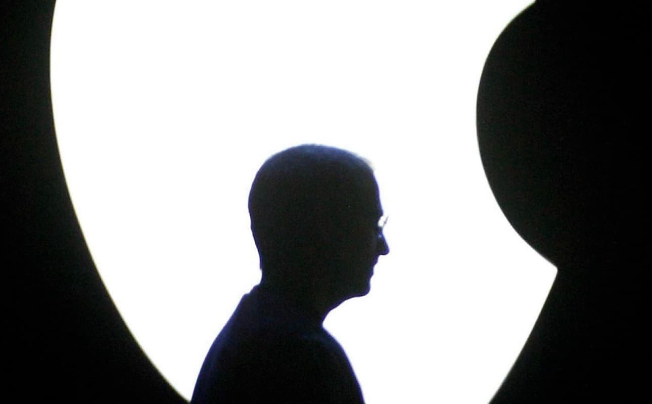 Apple cumple medio siglo: del garaje de Jobs a la carrera de la inteligencia artificial