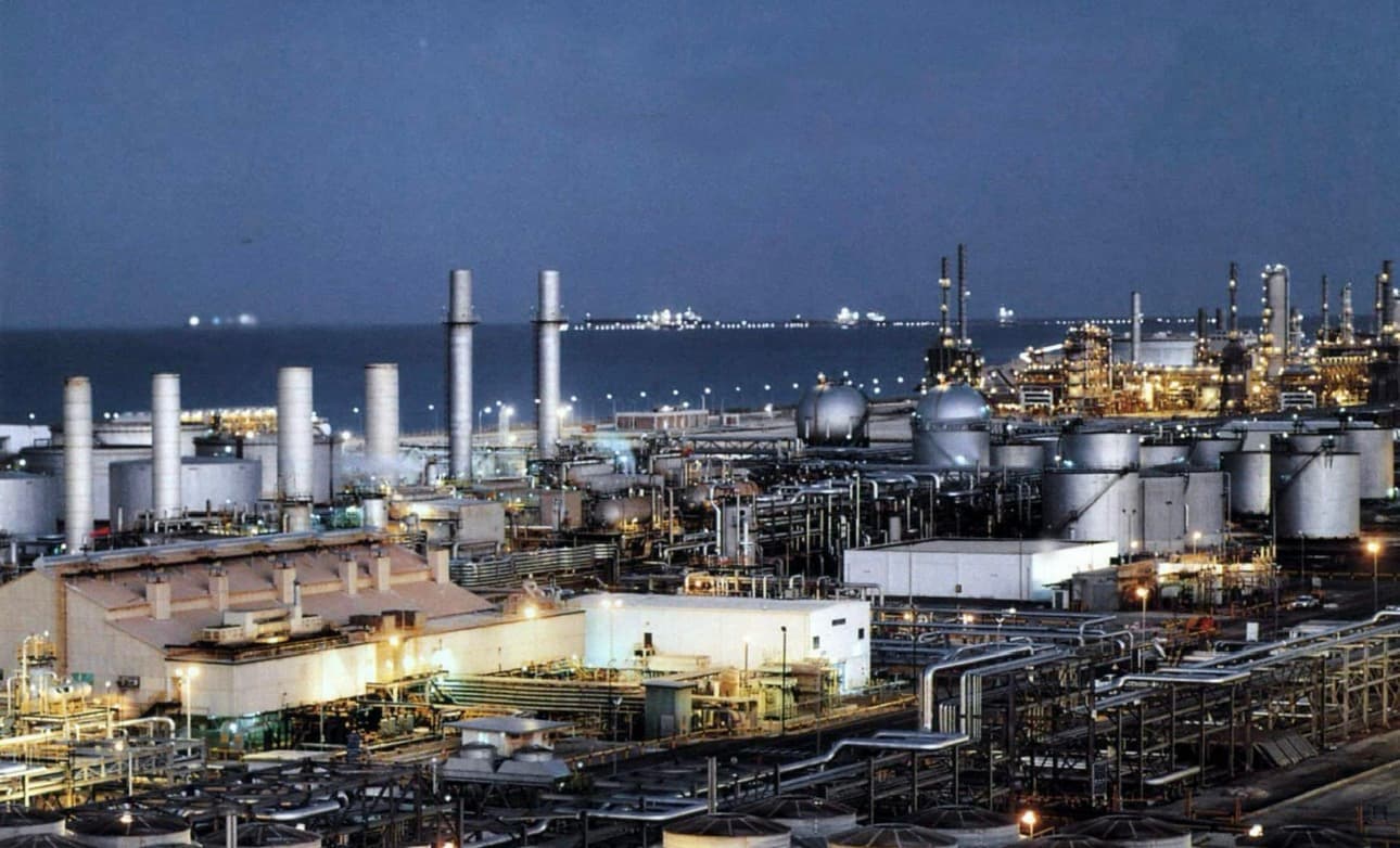 El brent se hunde un 9% hasta los 103 dólares, ante un posible alto el fuego en Irán