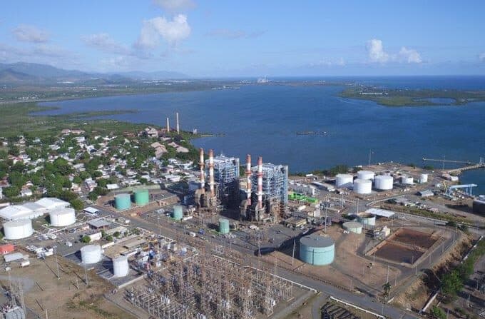 Evalúan cómo evitar daños por sargazo en plantas eléctricas
