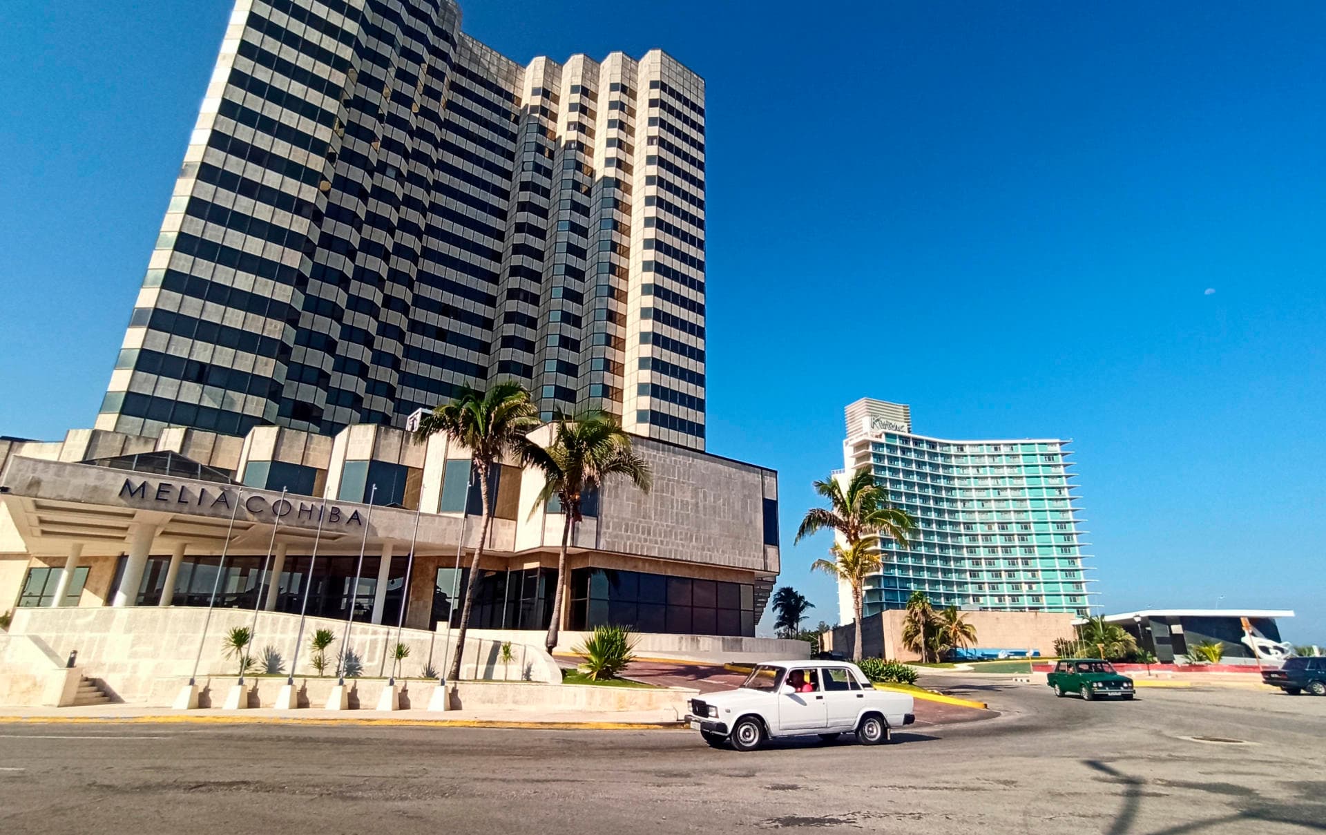 Las cuatro mayores hoteleras en Cuba dejan total o parcialmente la isla en una semana