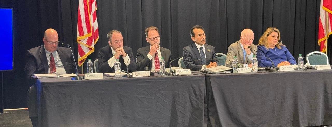 Junta Fiscal confirma destitución de cinco de sus miembros
