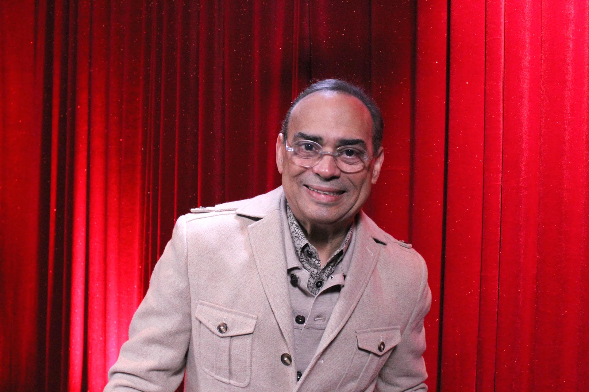 [VIDEO] Gilberto Santa Rosa revela su lado 'Íntimo' y celebra el fin de las etiquetas en la música