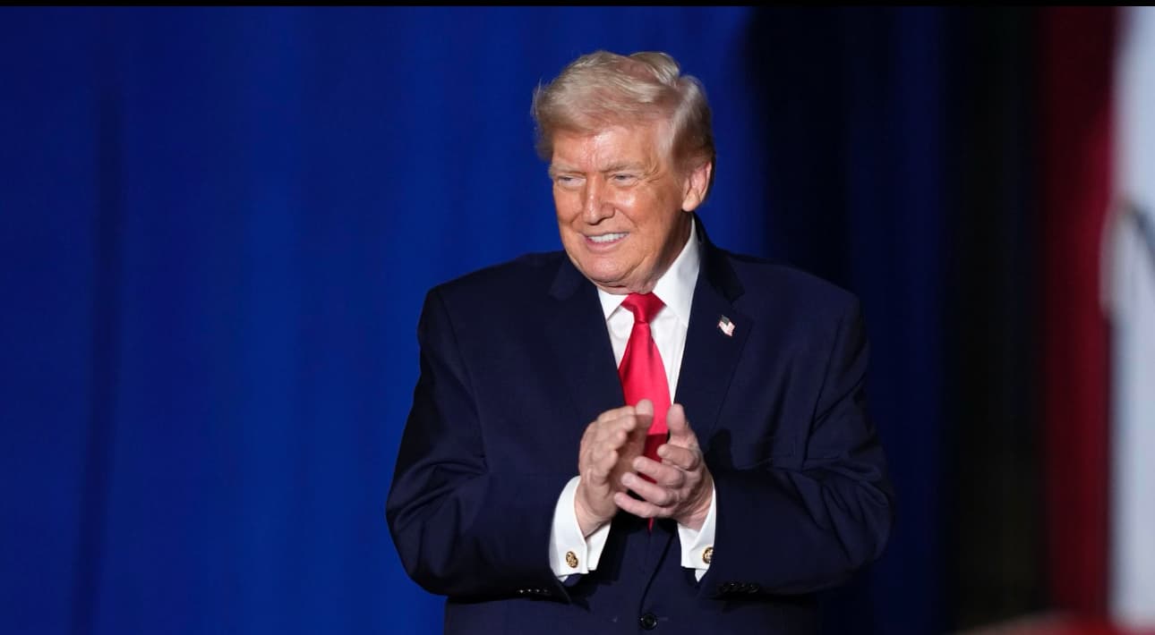 [VIDEO] Trump celebra máximos históricos del S&P 500, que superó los 7.000 puntos por primera vez