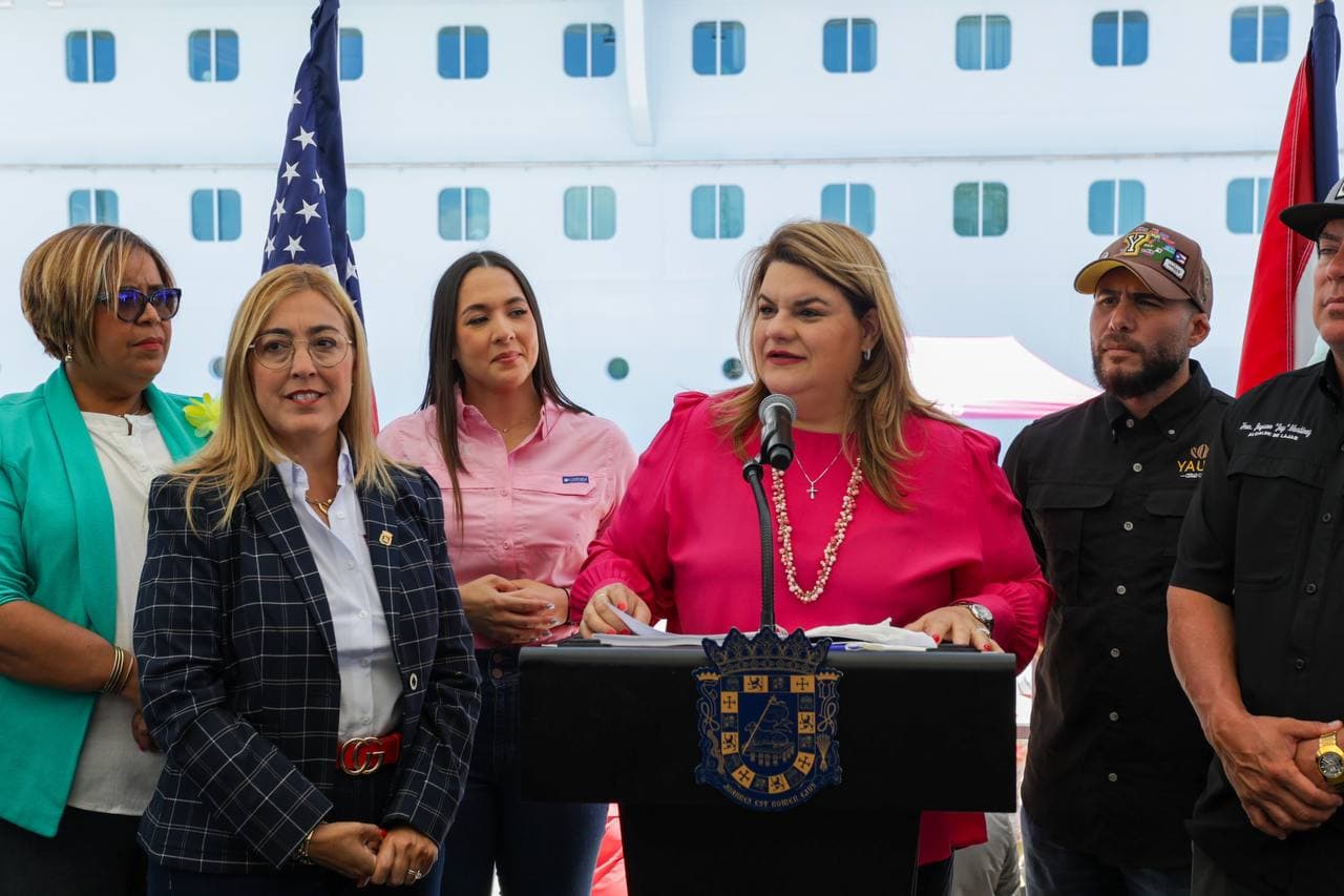 Puerto Rico celebra llegada del crucero más grande del mundo 