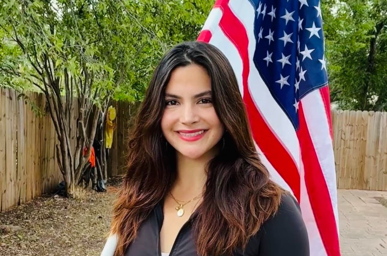 Candidata colombiana al Congreso Federal quema ejemplar del Corán