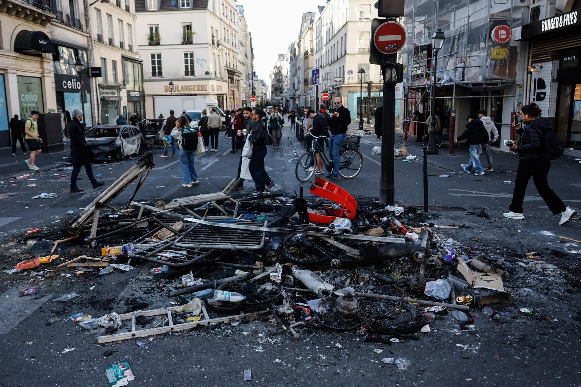 El Gobierno francés admite pérdida de control en ciudades y fracaso en gestión de protestas