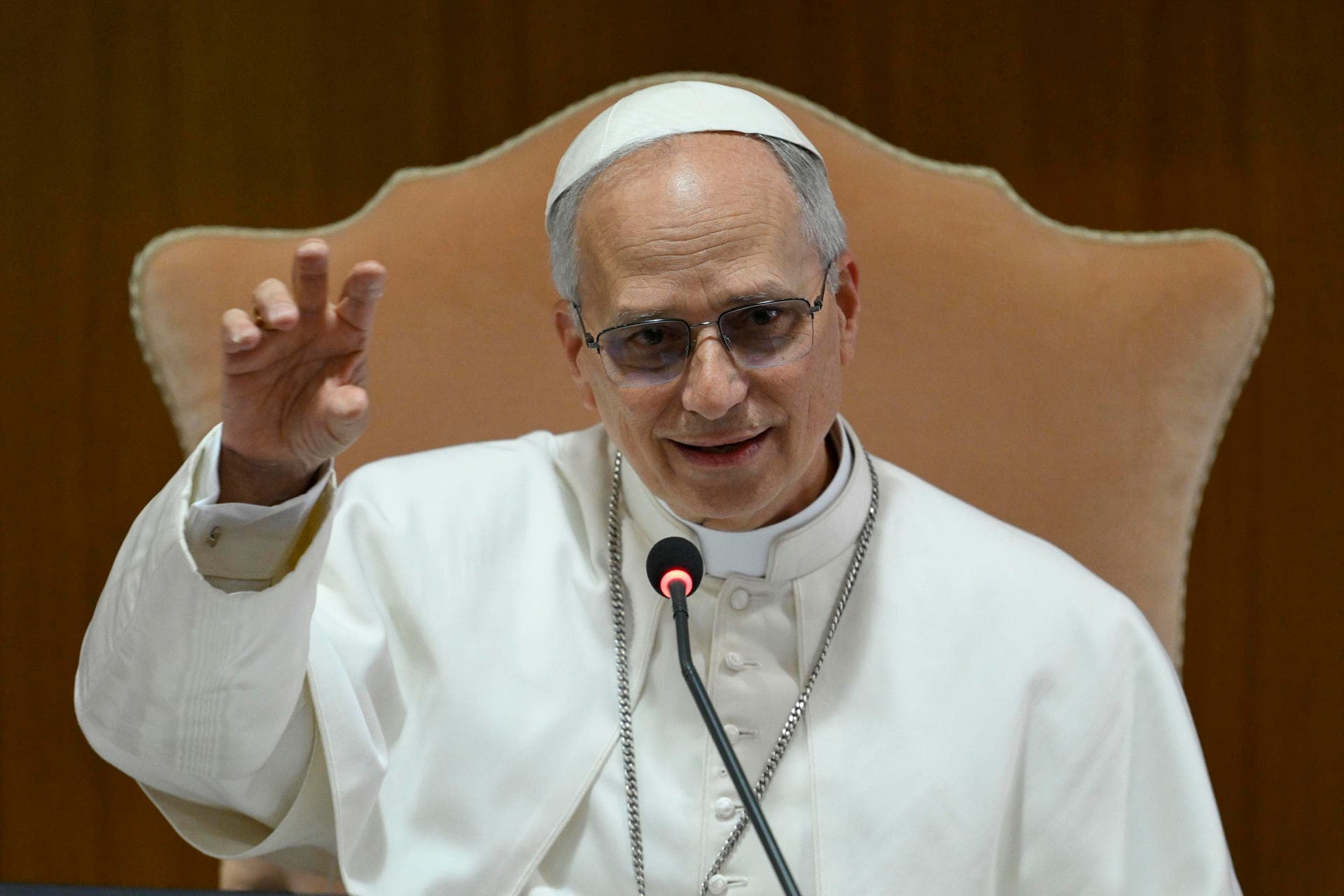 Papa explica por qué escogió el nombre “León XIV” 