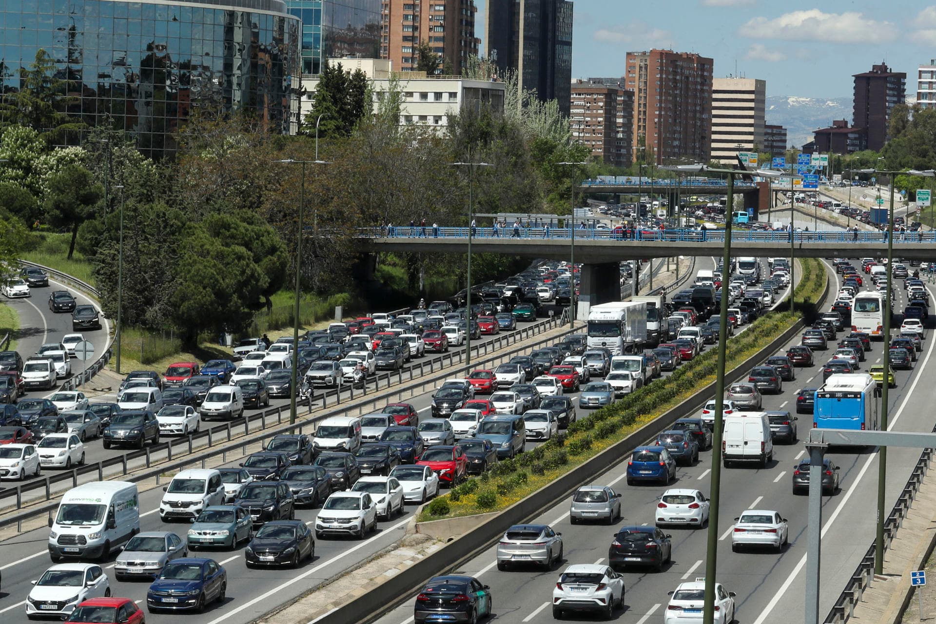 España se recupera lentamente del apagón masivo