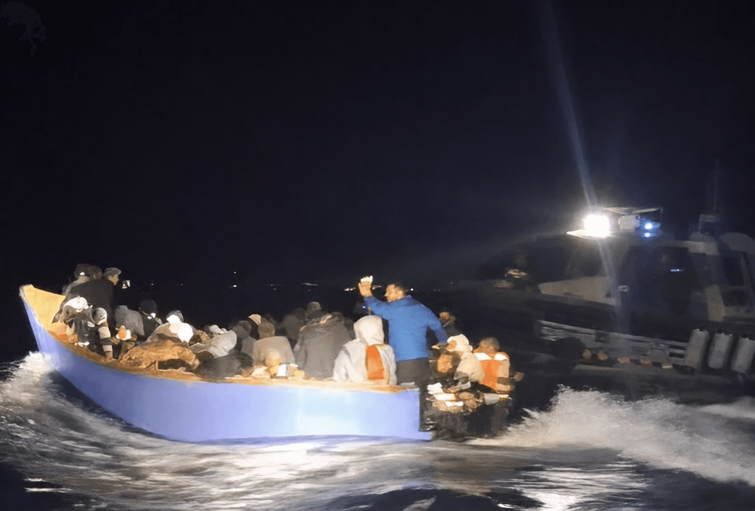 Autoridades detienen a 37 migrantes indocumentados en aguas de Puerto Rico
