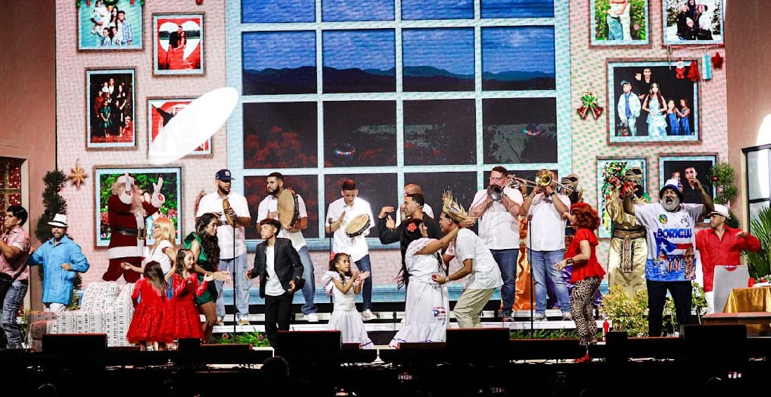 La Familia Latorre debutó con su comedia teatral “Navidades a Fuego” en el Coca-Cola Music Hall