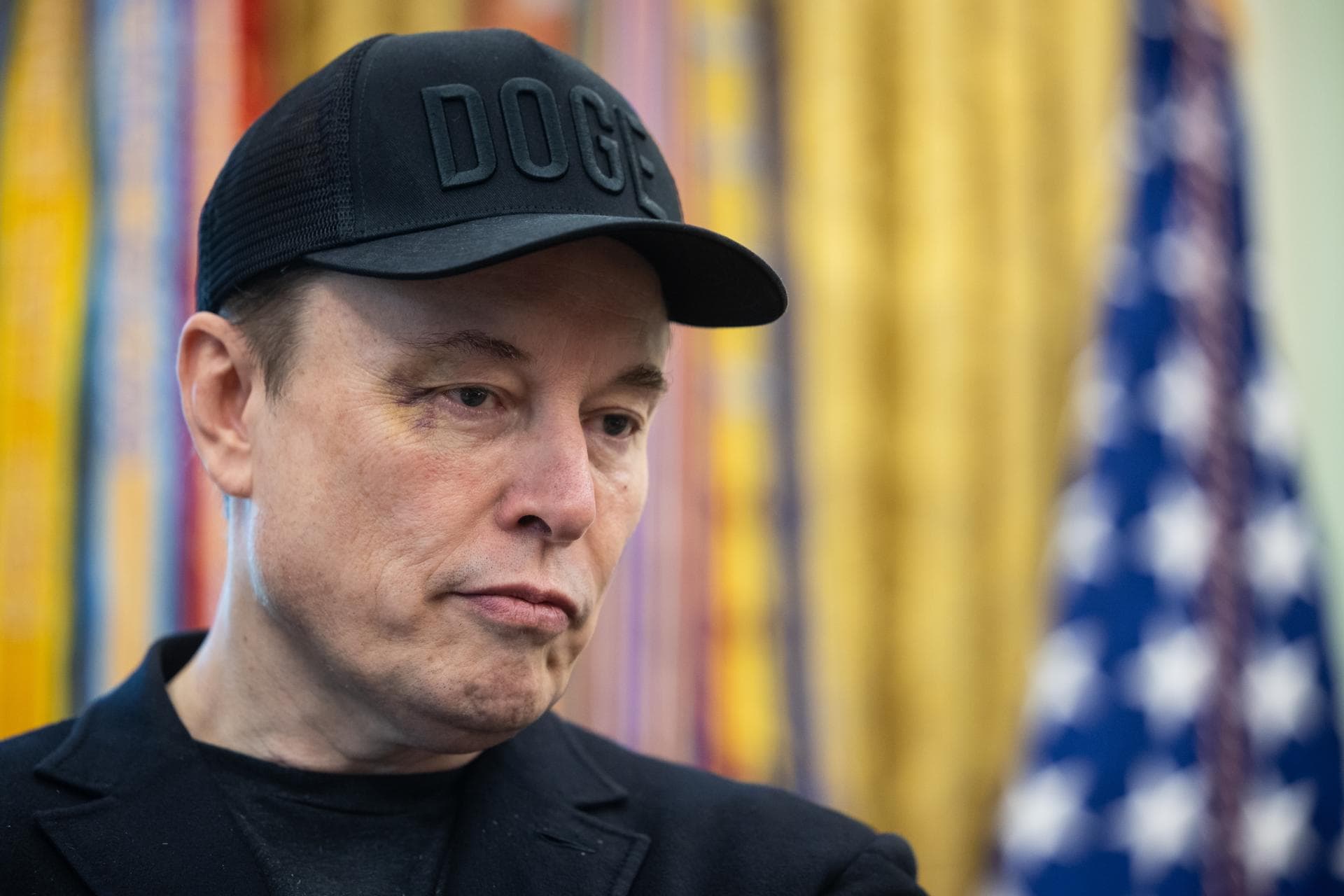 Tesla cae un 14 % en bolsa tras disputa entre Trump y Musk