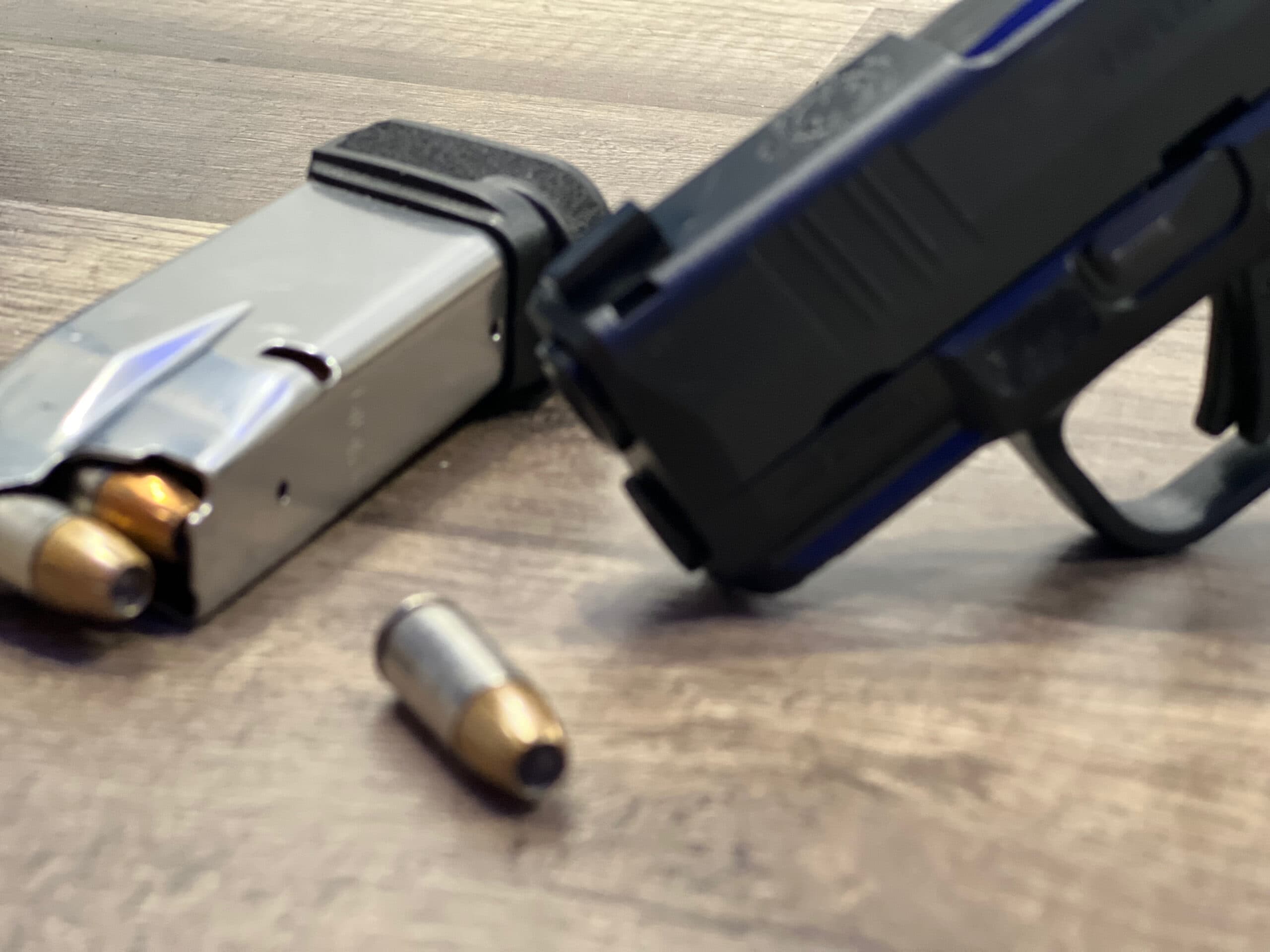 Arrestan a sujeto por disparar con arma de fuego en despedida de año