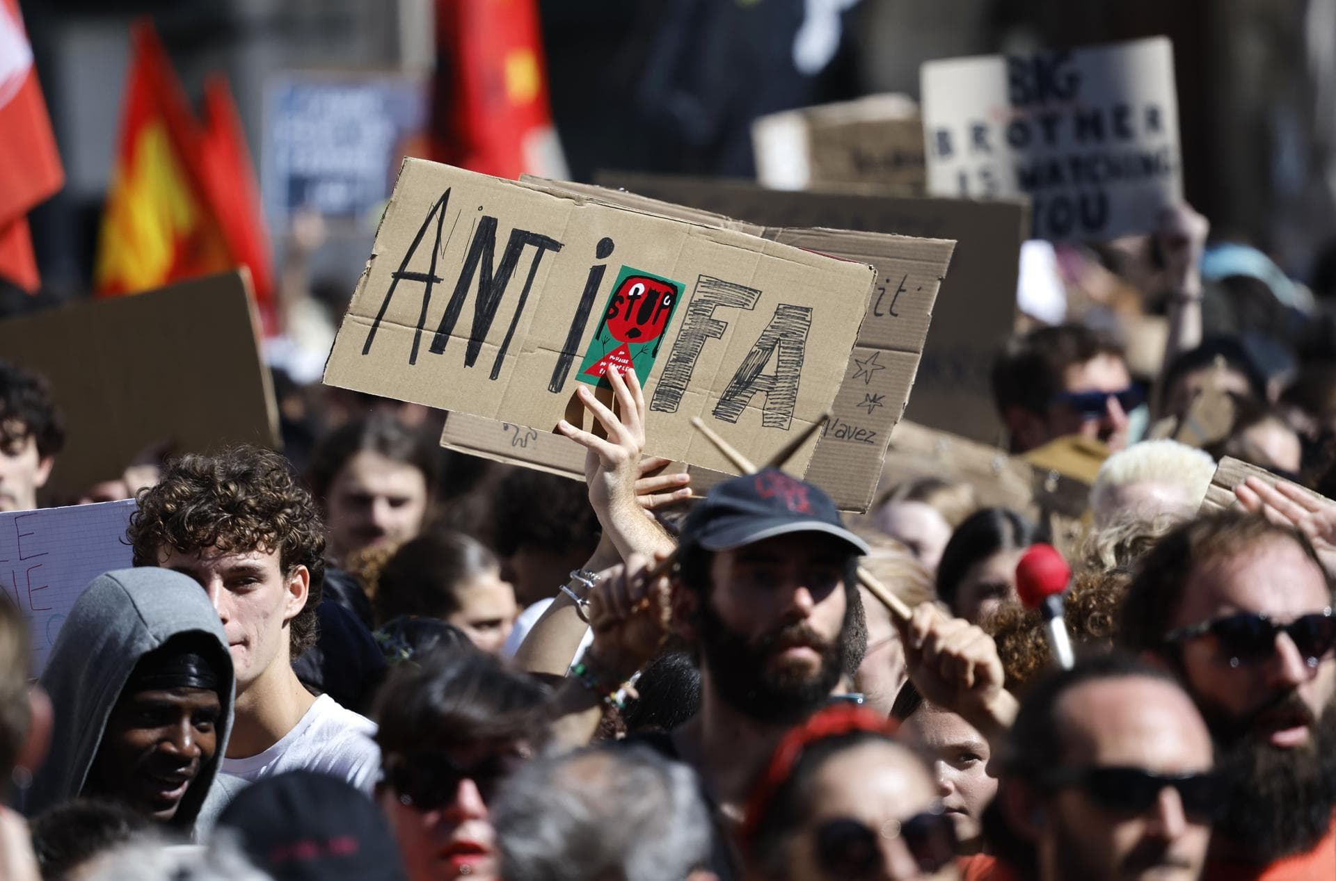 EE.UU. presenta primera acusación por terrorismo vinculado con el movimiento 'Antifa'