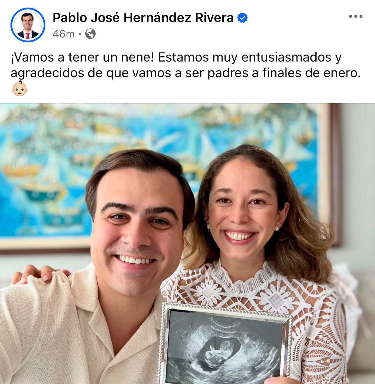 Imagen publicada por el Comisionado Residente junto a su esposa en la red social Facebook.