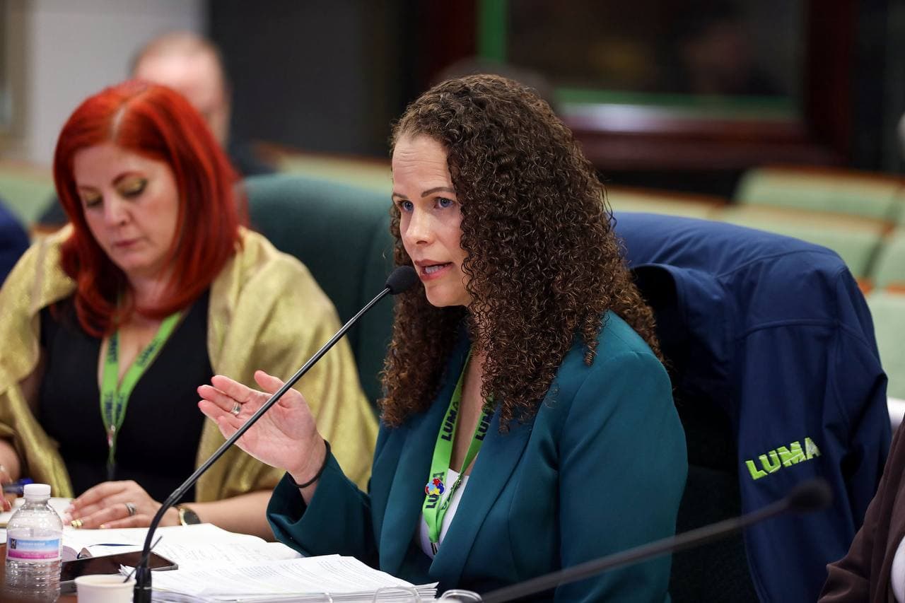 Cuestionan en vistas públicas conocimiento de presidenta de LUMA sobre la empresa