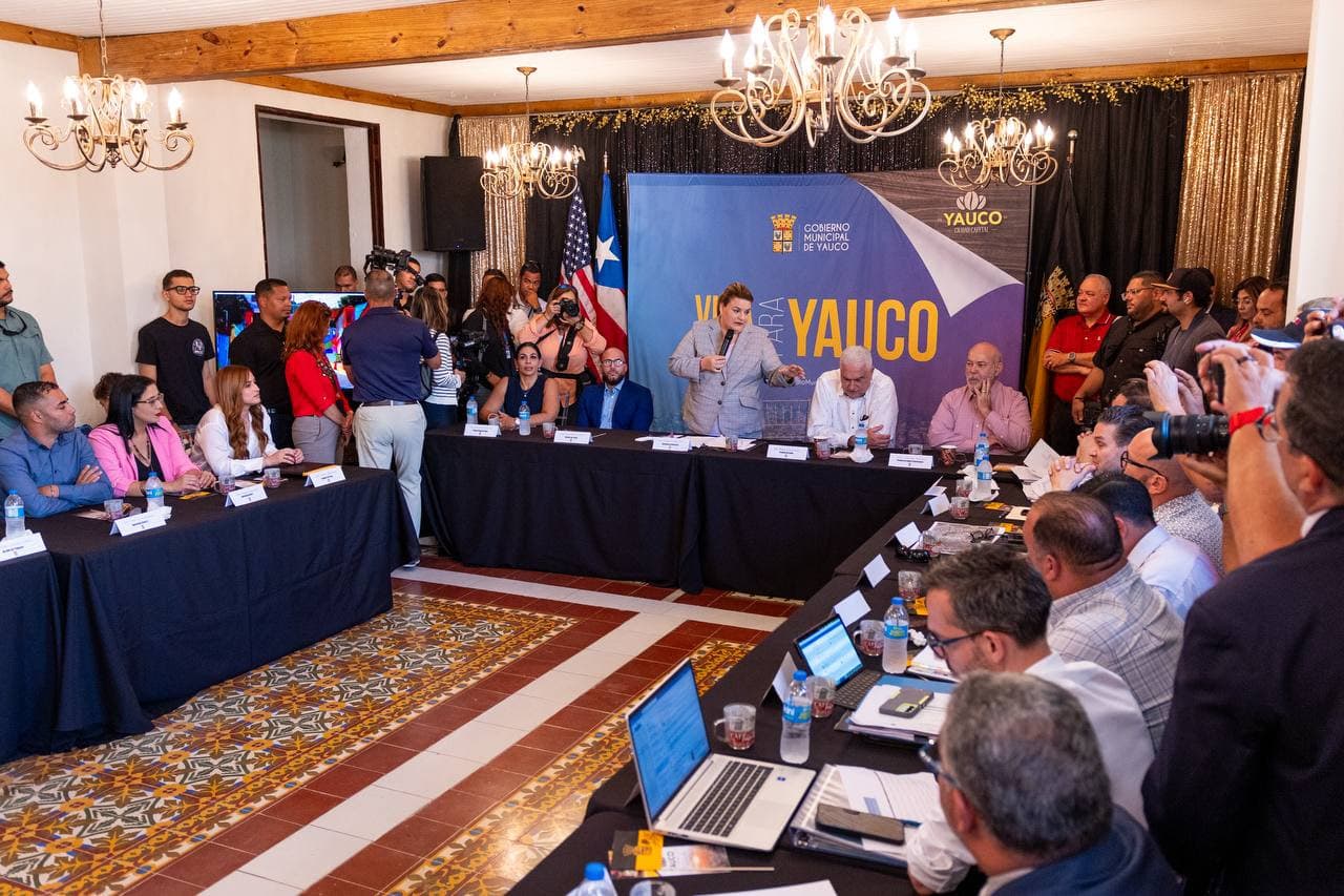 Gobernadora y presidentes legislativos visitan el área sur 