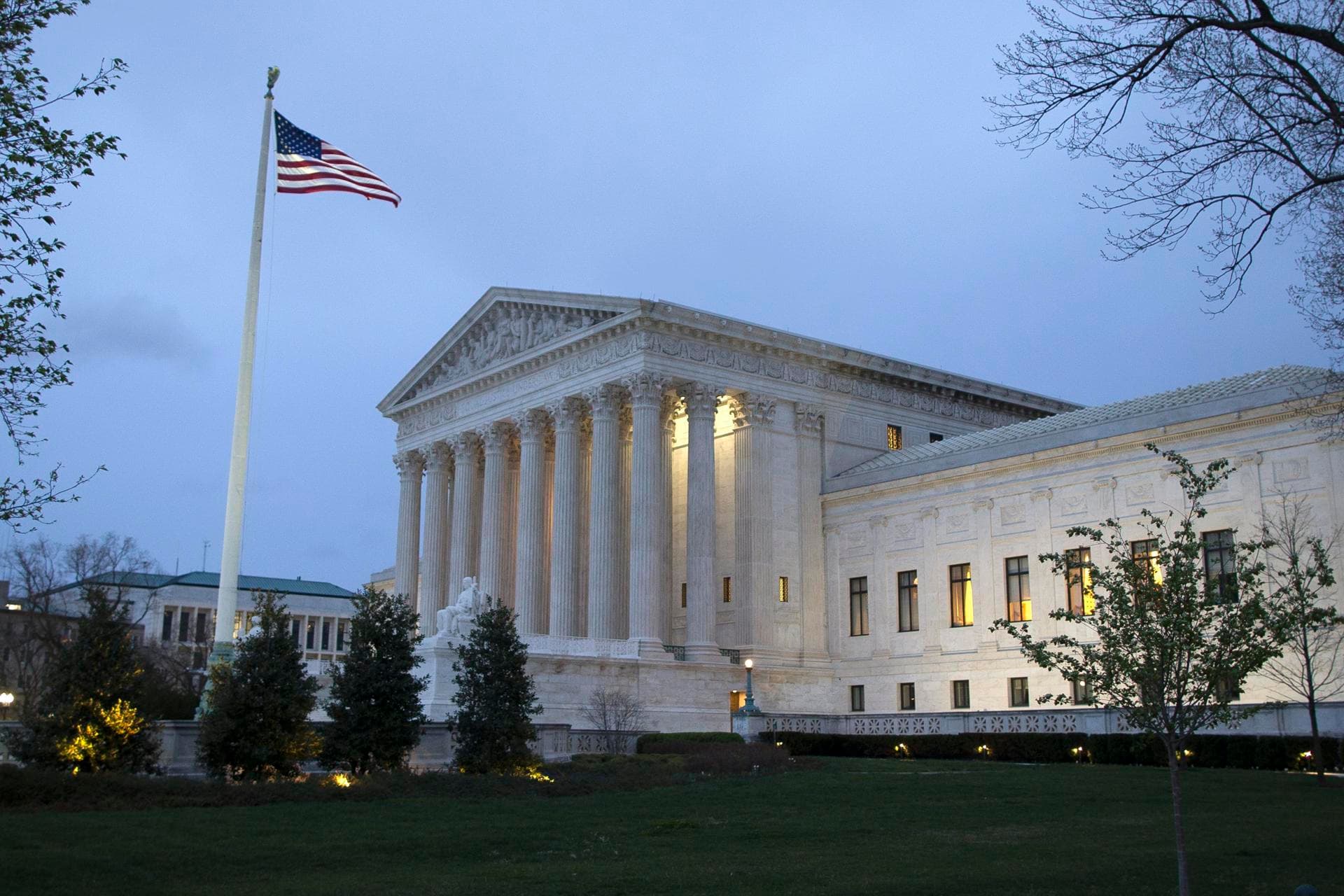 Fallos pendientes del Supremo de EE.UU. decidirán el futuro de políticas clave para Trump