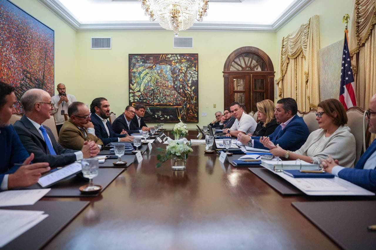 Gobernadora reúne al sector energético para garantizar suministro de combustible y proteger a consumidores ante conflicto en Irán