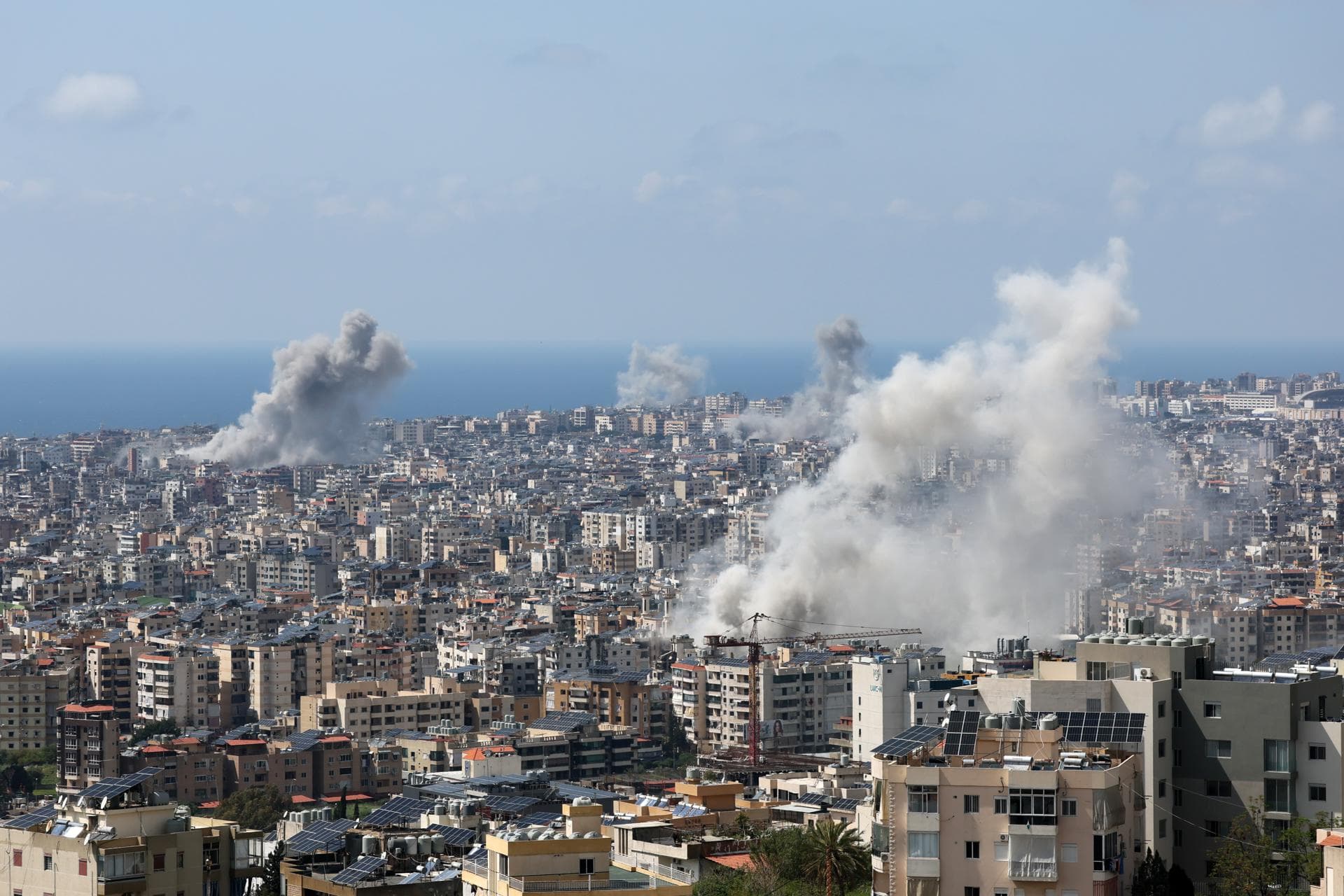 La tregua temporal comienza con violaciones y el "mayor ataque" israelí en Líbano