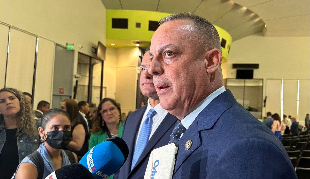 Antonio López tiene que devolver miles en horas extras