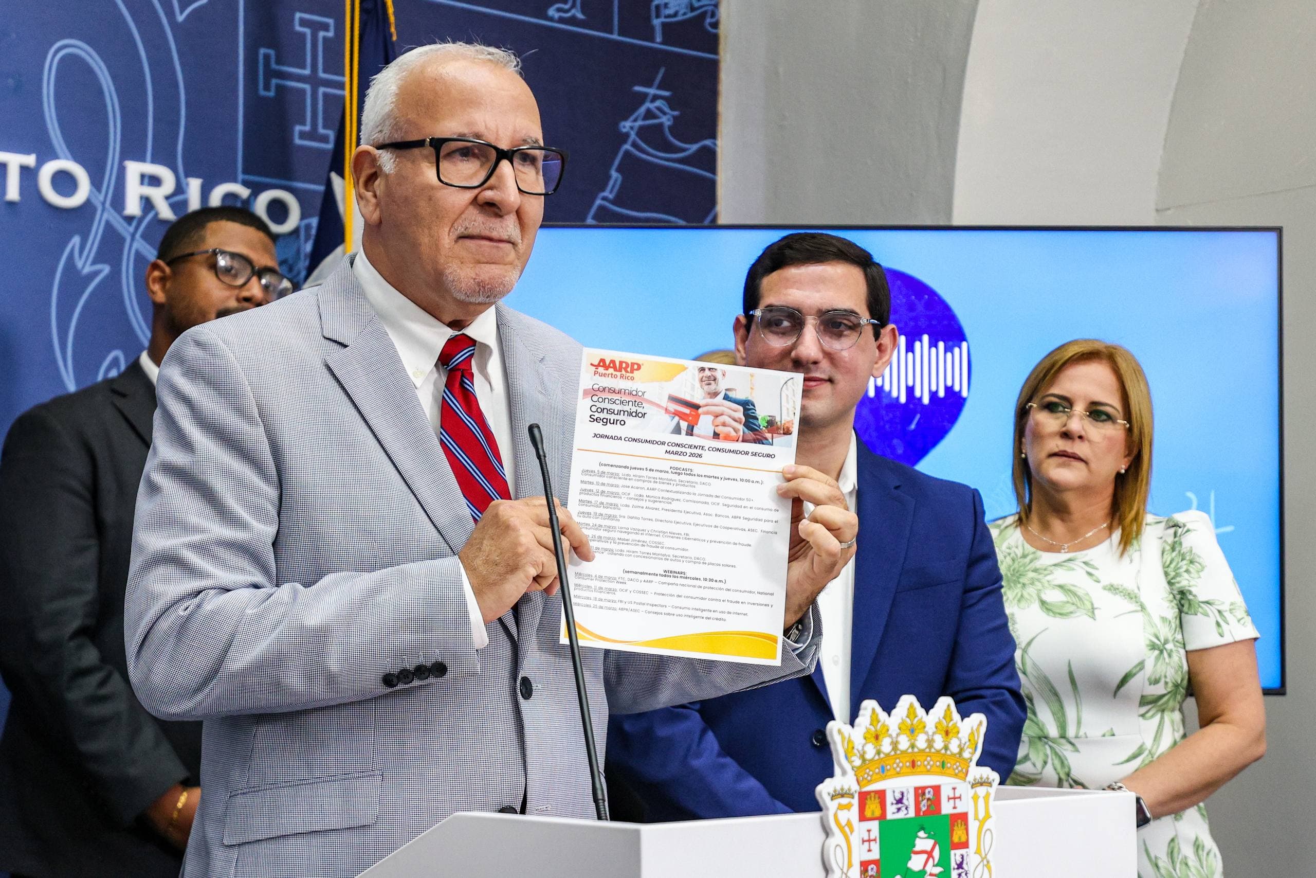 DACO anuncia alianza para proteger a consumidores mayores de 50 años