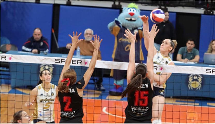 Santurce sigue dominando en la final de volleyball femenino