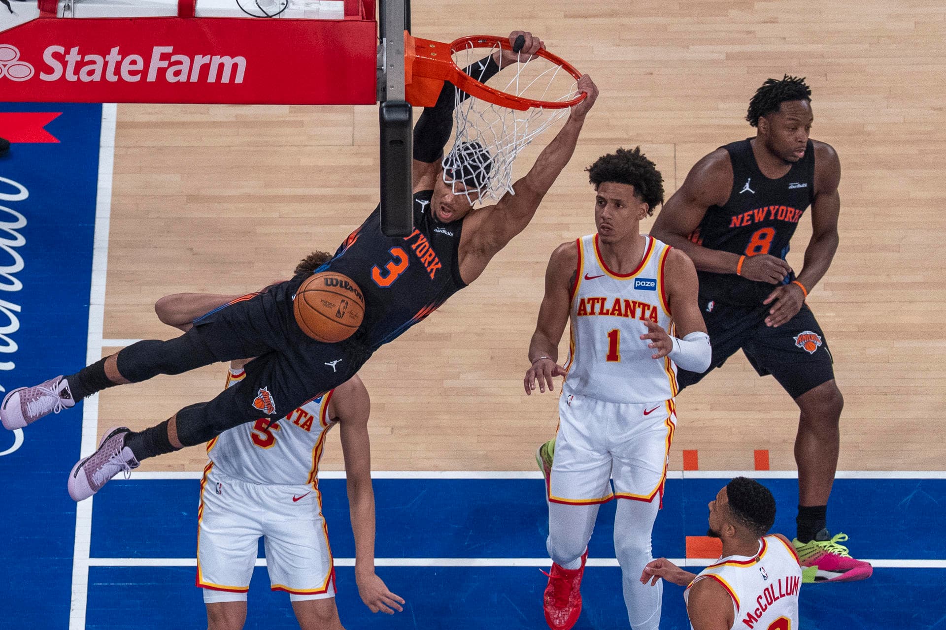 Los Knicks colapsan en los últimos minutos y los Hawks igualan la serie 1-1