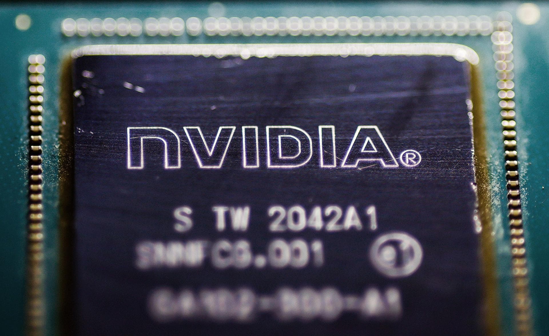 Nvidia promete "productos revolucionarios" tras convertirse en accionista de Intel