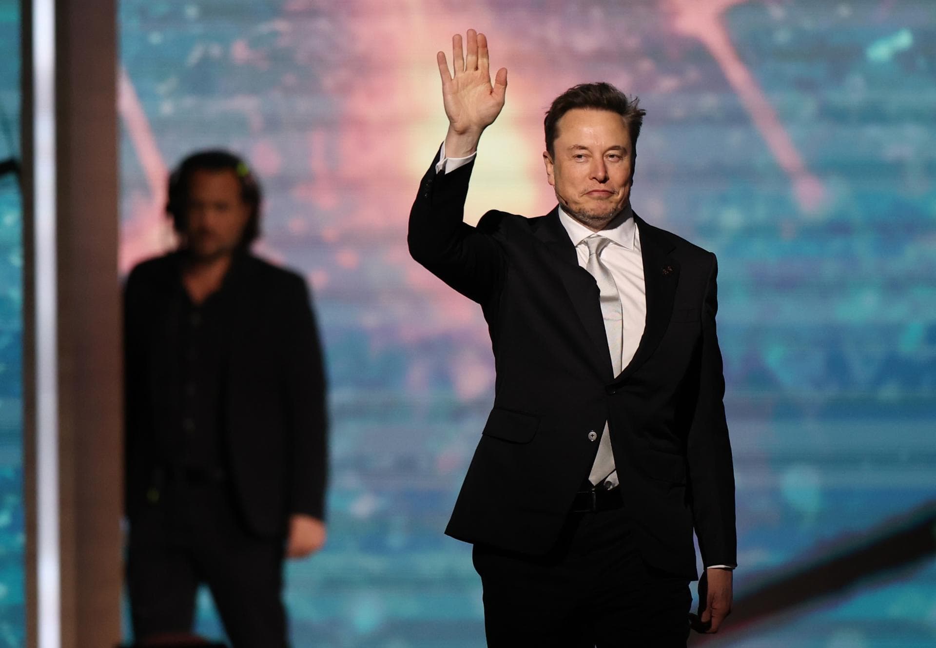 Musk sugiere haber creado un nuevo partido político