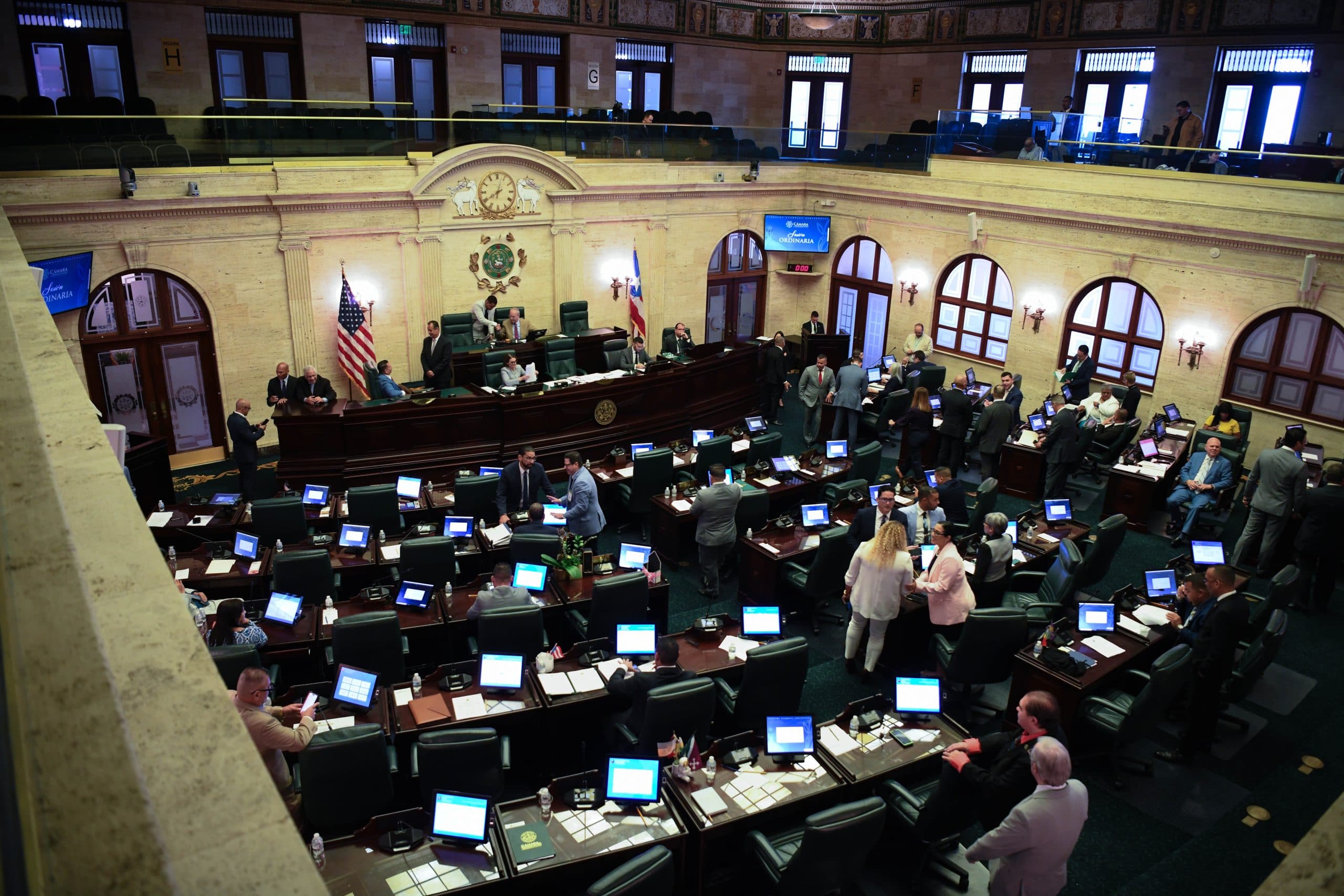 Cámara devuelve a comisión 2 nombramientos al Panel del FEI