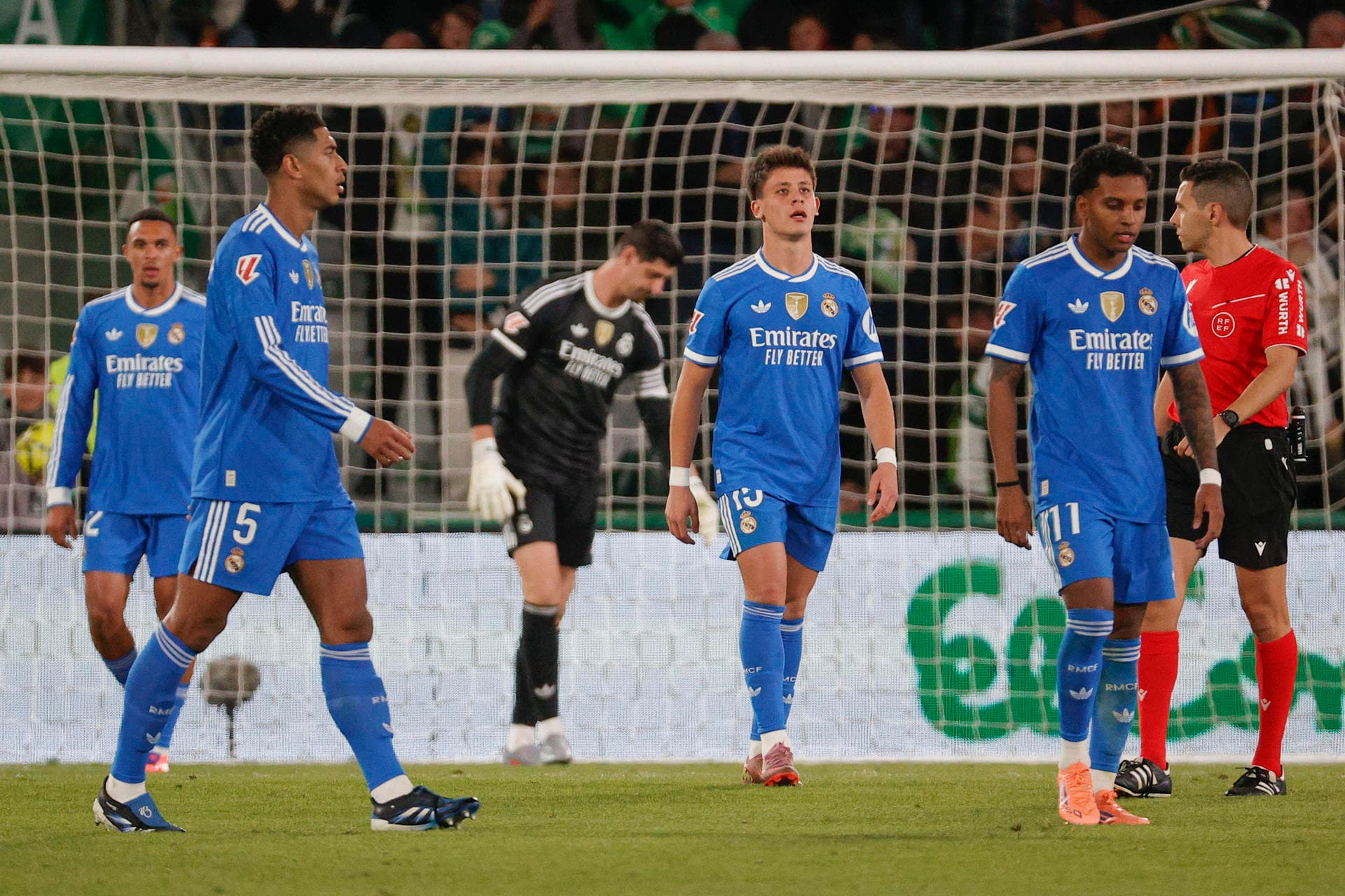 Un mal Real Madrid evita el k.o. absoluto pero se deja otros dos puntos