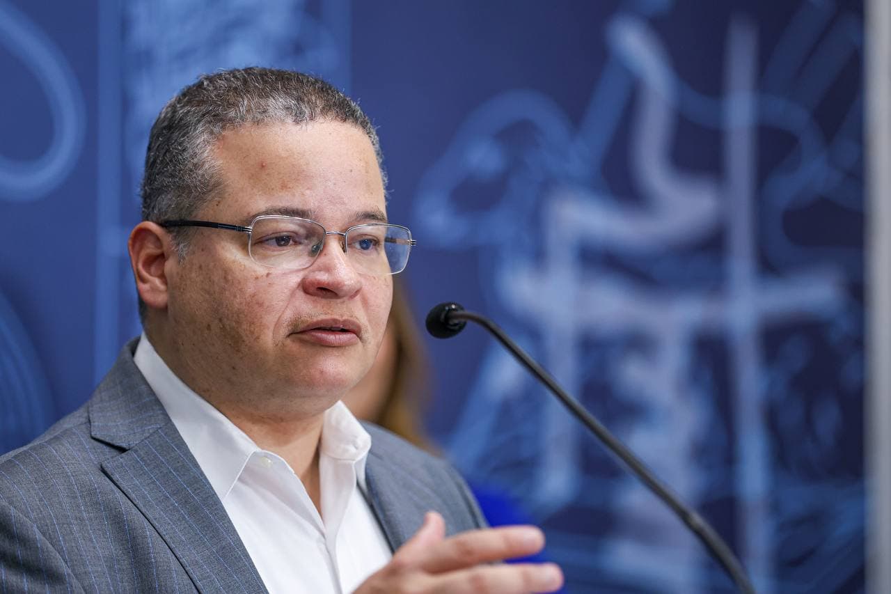 Secretario de Salud explica cancelación de contrato en tecnología 