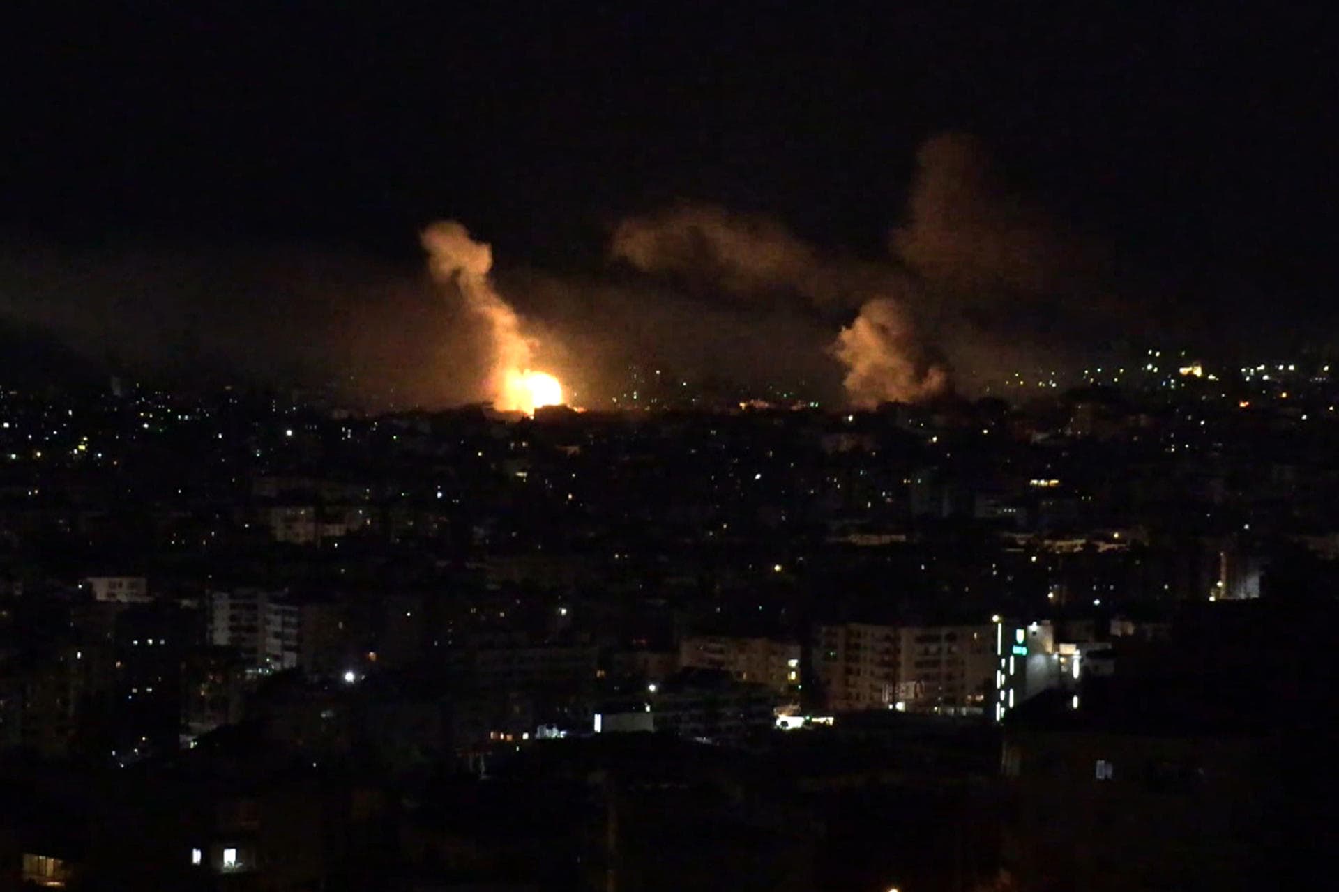 [VIDEO] Israel lanza intensa oleada de bombardeos contra los suburbios de Beirut