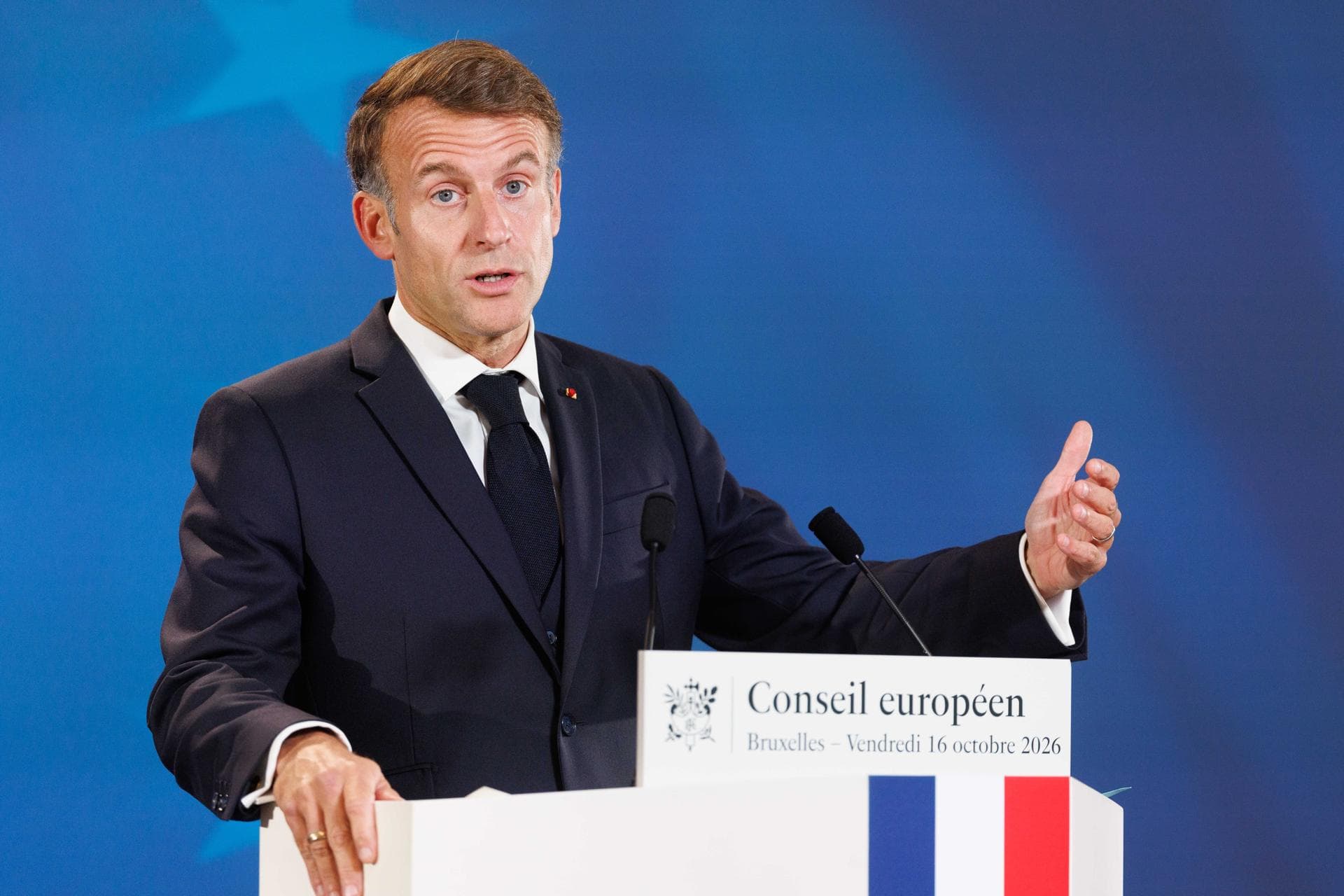 Macron apela al orden tras expresar "ira y vergüenza" por los disturbios en Francia